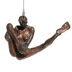 Stijgend | bronzen beeld van een vliegende vrouw van Anita Franken koopt u nu online! ✓Hoogste kwaliteit ✓Veilig betalen ✓Gratis verzending