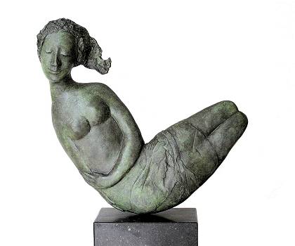 Luna | bronzen beeld van een vrouw van Marion Visione koopt u nu online! ✓Hoogste kwaliteit & service ✓Veilig betalen ✓Gratis verzending