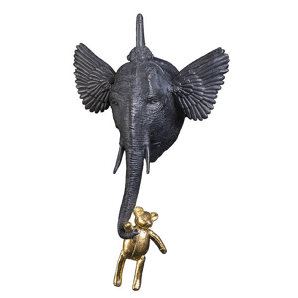 Olifant met gouden beertje